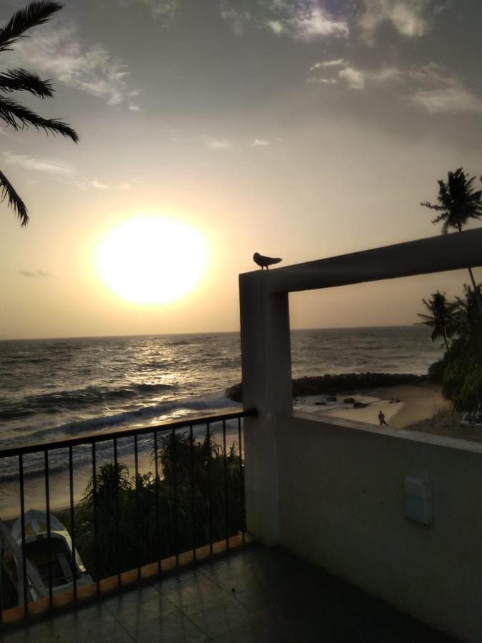 White Sand Villa - Beach Front Hikkaduwa Exterior foto