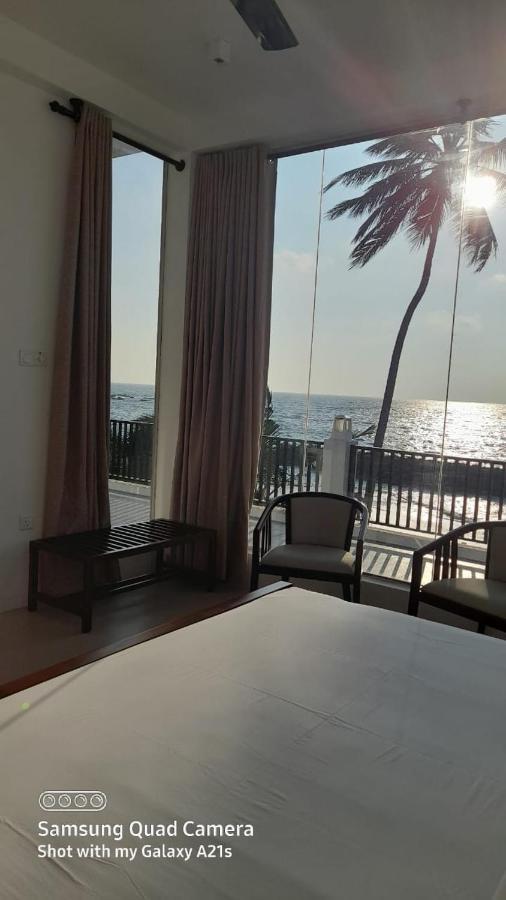 White Sand Villa - Beach Front Hikkaduwa Exterior foto